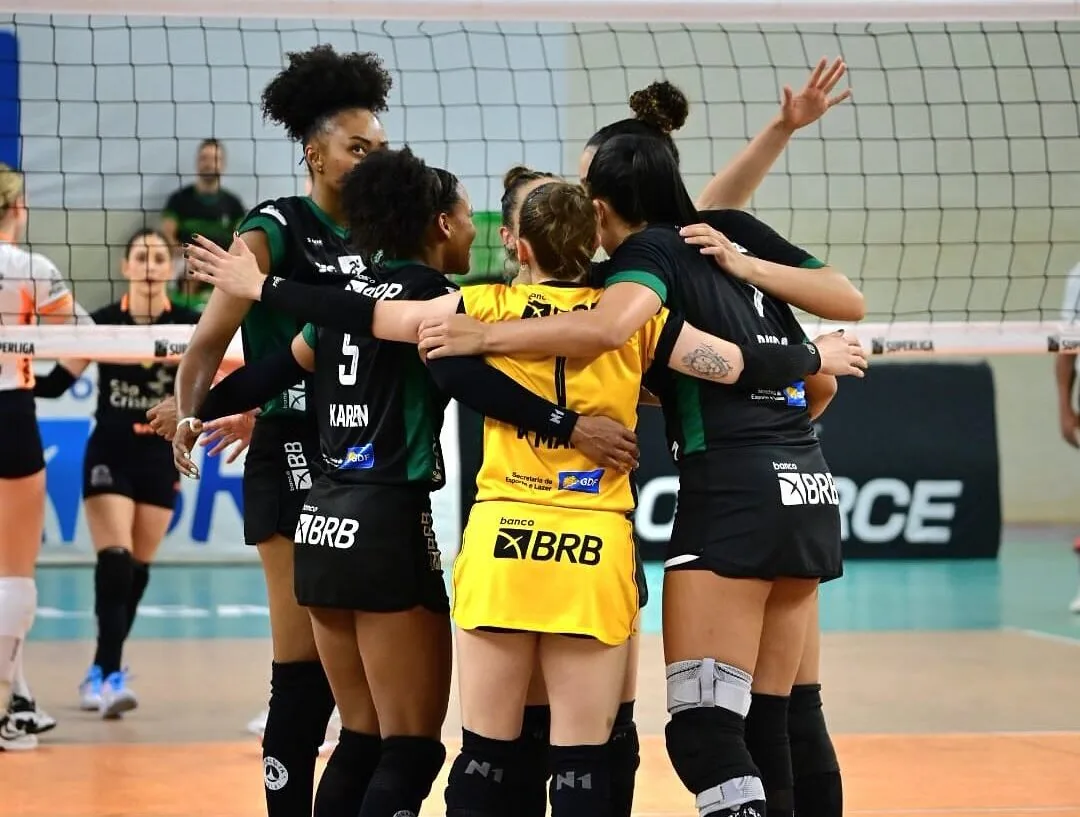 Brasília Vôlei Enfrenta Maringá em Jogo Decisivo pela Superliga Feminina