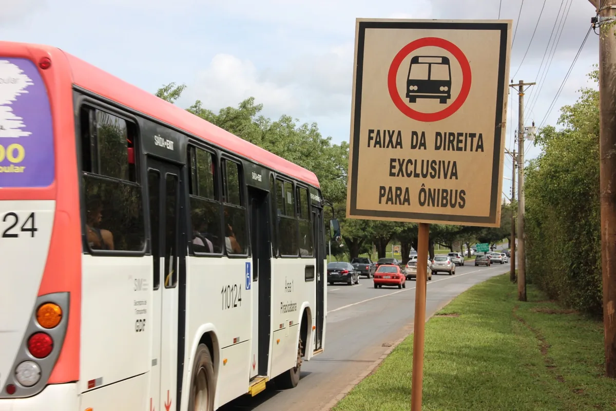 Detran-DF libera circulação de veículos funerários em faixas exclusivas 