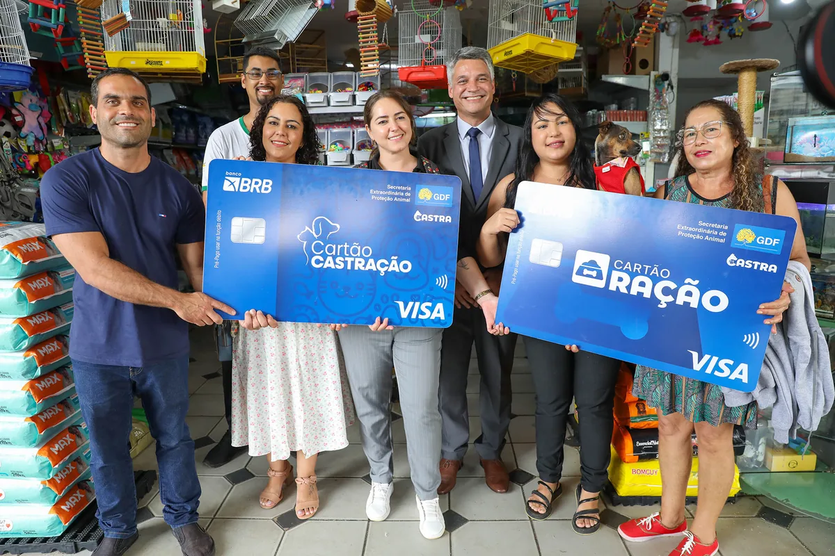 GDF inicia entrega de Cartão Ração e Castração para protetores de animais