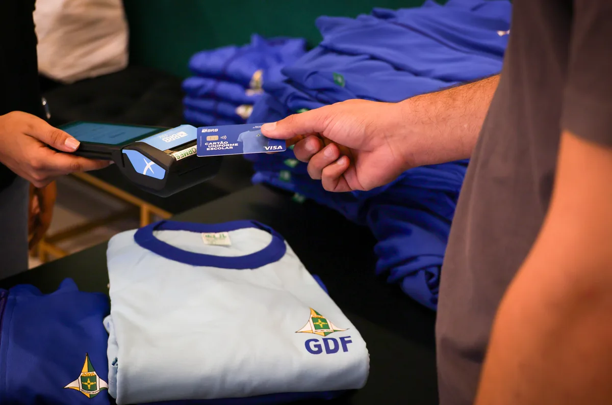 Cartão Uniforme Escolar 2026: Primeiro lote do crédito é liberado no DF