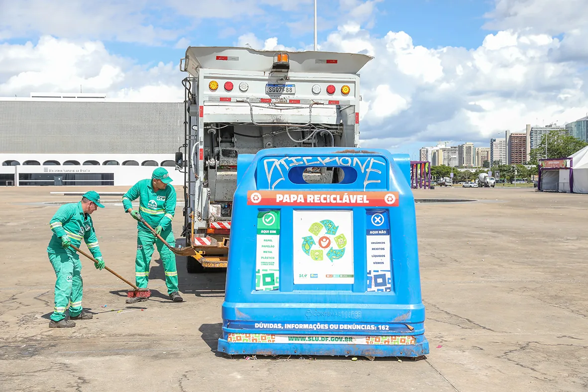 Limpeza urbana no DF recolhe 29 toneladas de lixo no Carnaval 2026